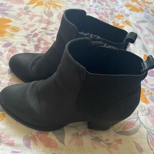 STEVE MADDEN boots for woman’s size 6 very good condition